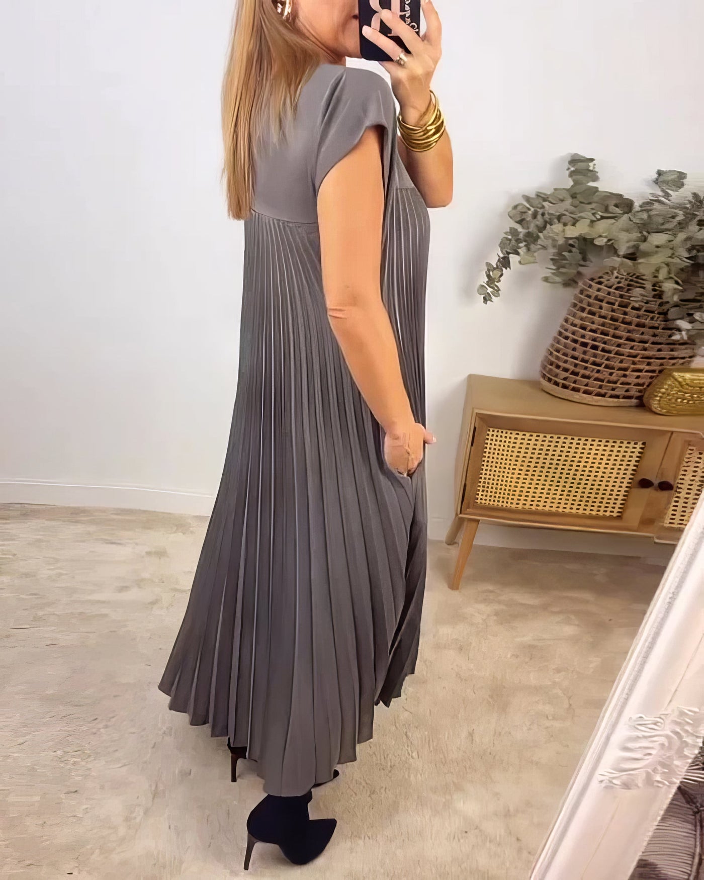 Vestido Largo Plisado Con cuello redondo y sin mangas